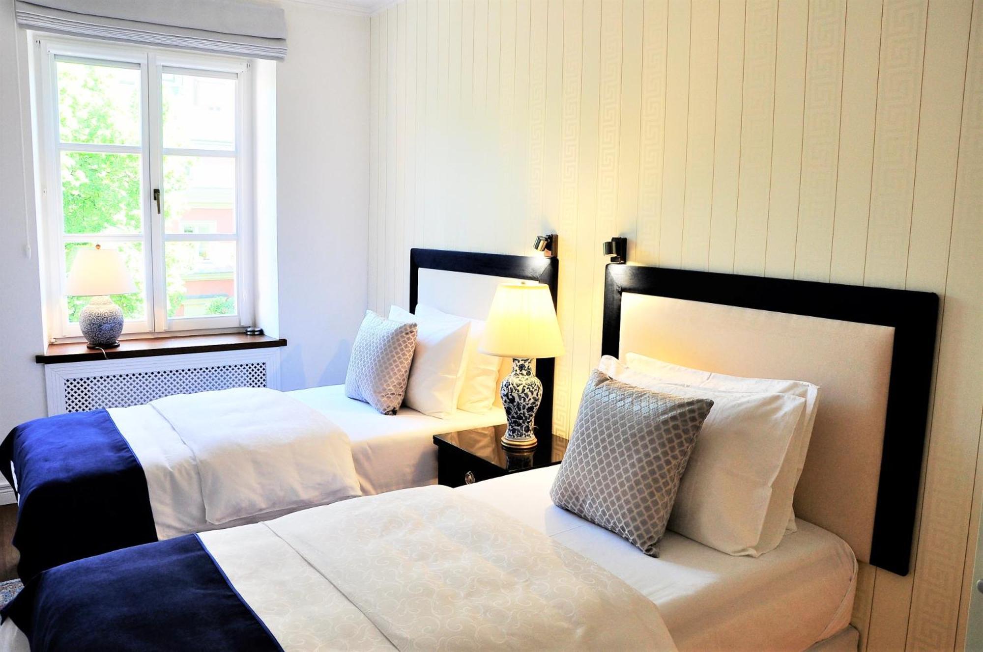 Mondrian Luxury Suites & Apartments Market Square I Warsaw Bilik gambar