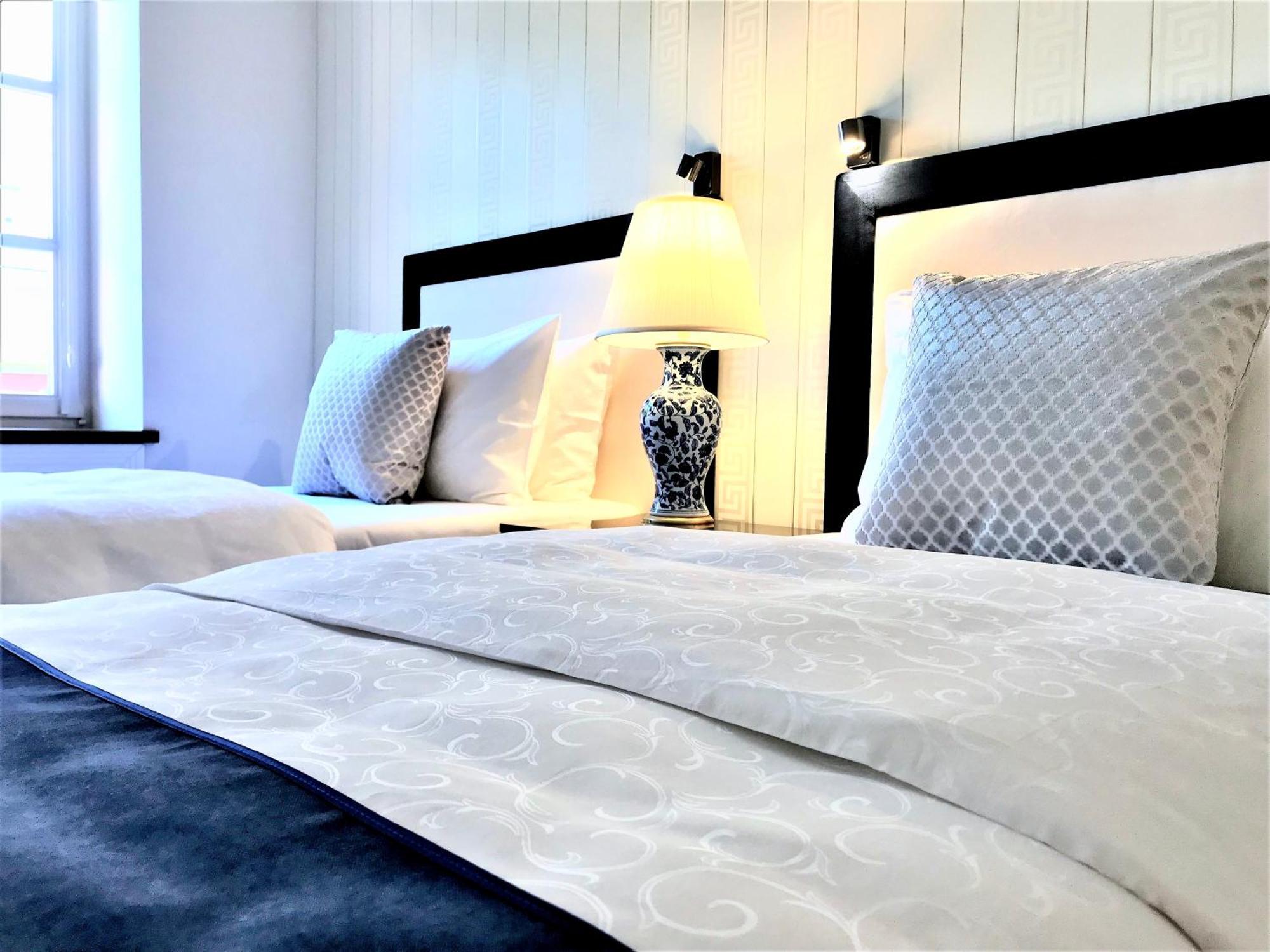 Mondrian Luxury Suites & Apartments Market Square I Warsaw Bilik gambar