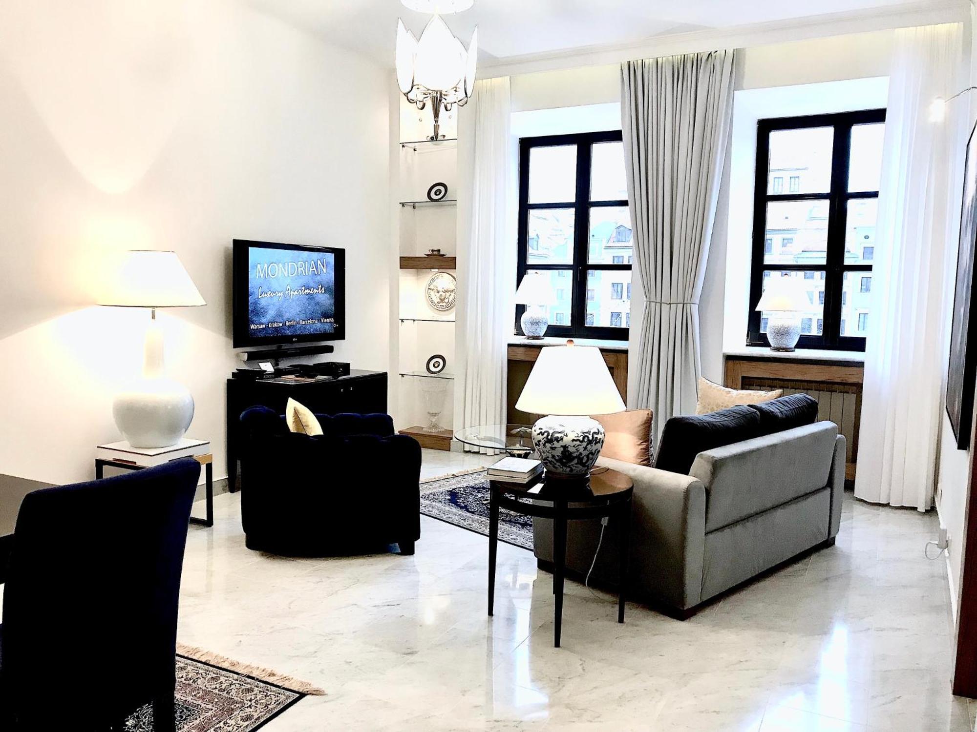 Mondrian Luxury Suites & Apartments Market Square I Warsaw Bilik gambar