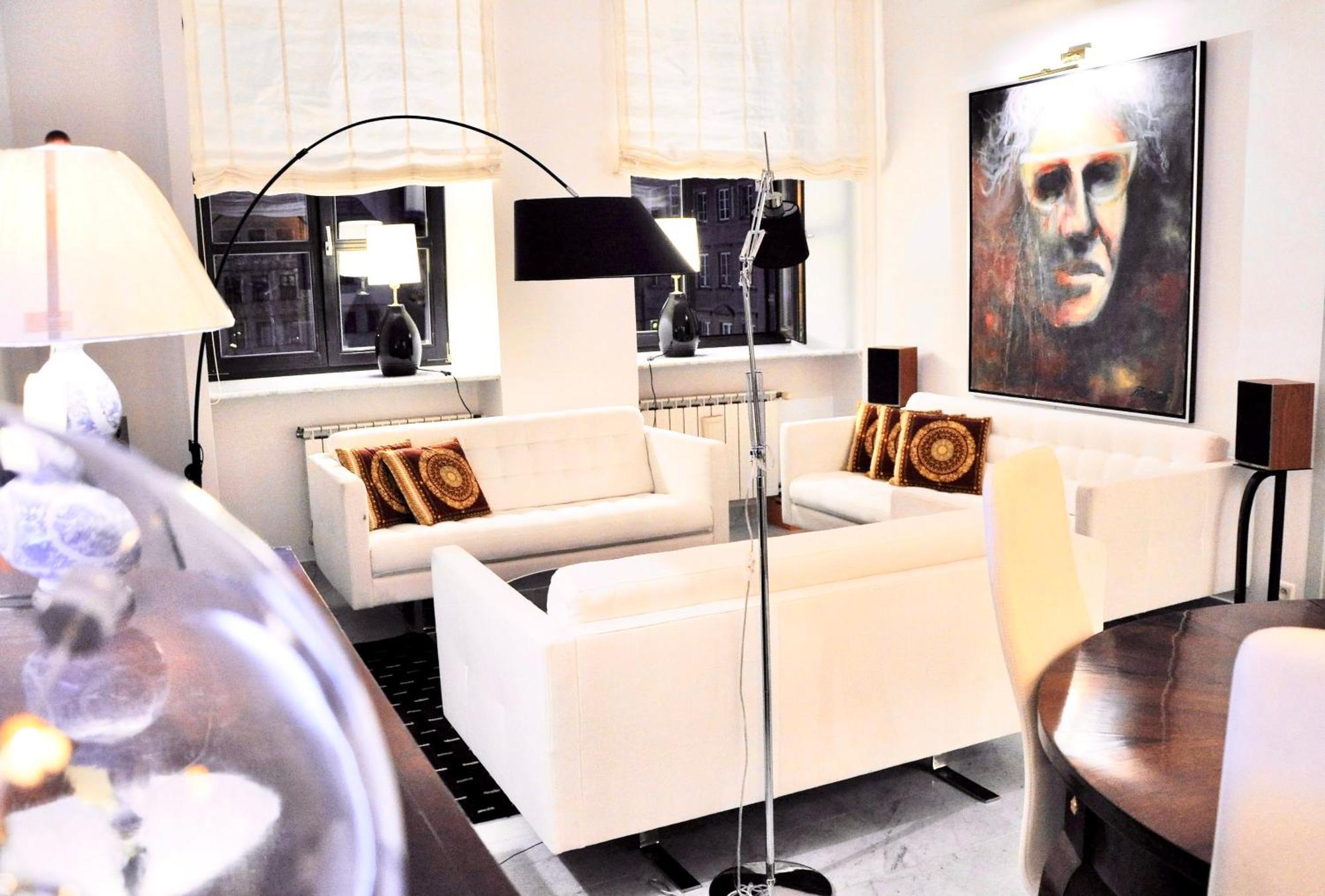 Mondrian Luxury Suites & Apartments Market Square I Warsaw Bilik gambar