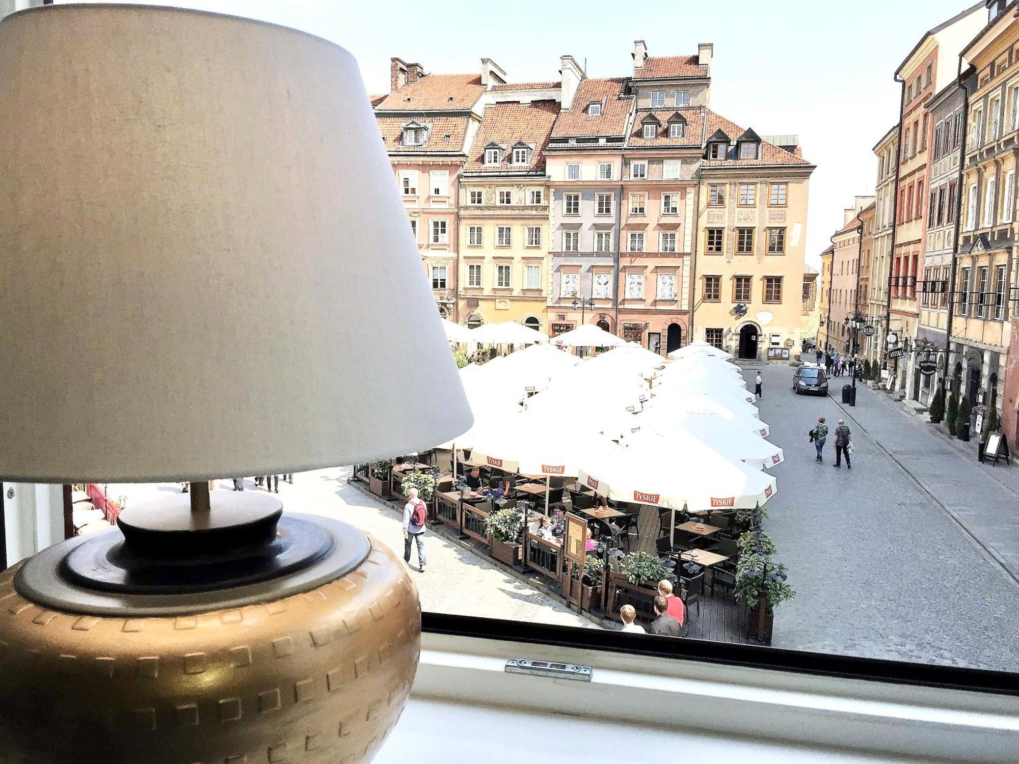 Mondrian Luxury Suites & Apartments Market Square I Warsaw Bilik gambar
