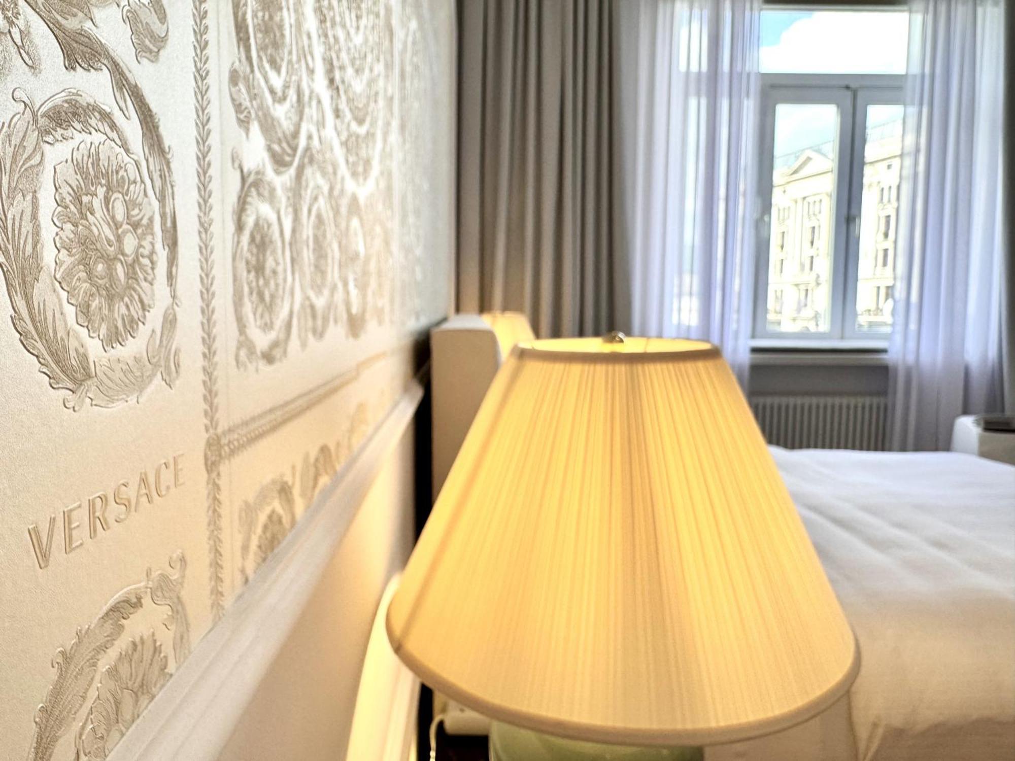 Mondrian Luxury Suites & Apartments Market Square I Warsaw Bilik gambar
